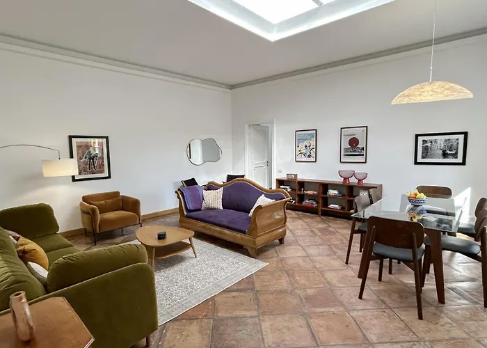 Habitat's Colosseum-monti 3br Penthouse With Terrace Daire