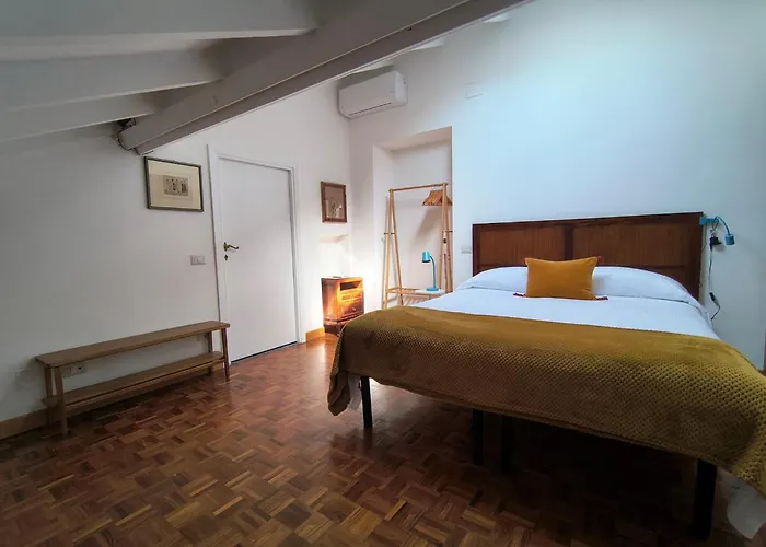 Habitat's Colosseum-monti 3br Penthouse With Terrace Rzym