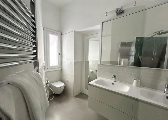 Habitat's Colosseum-monti 3br Penthouse With Terrace