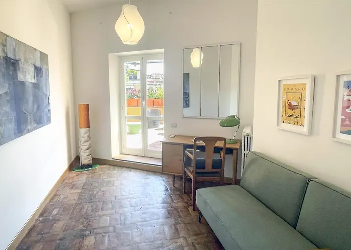 Habitat's Colosseum-monti 3br Penthouse With Terrace Apartament